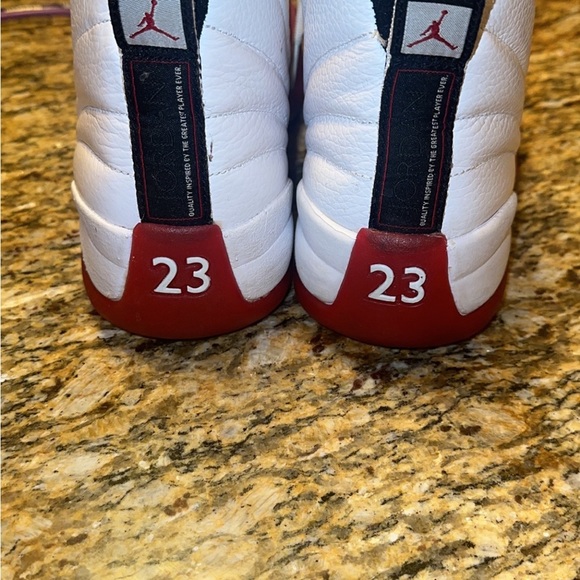 Air Jordan cherry 12 - Picture 2 of 5